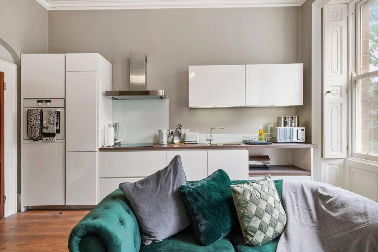 Lovely Central Wakefield Apartment - Parking Dış mekan fotoğraf