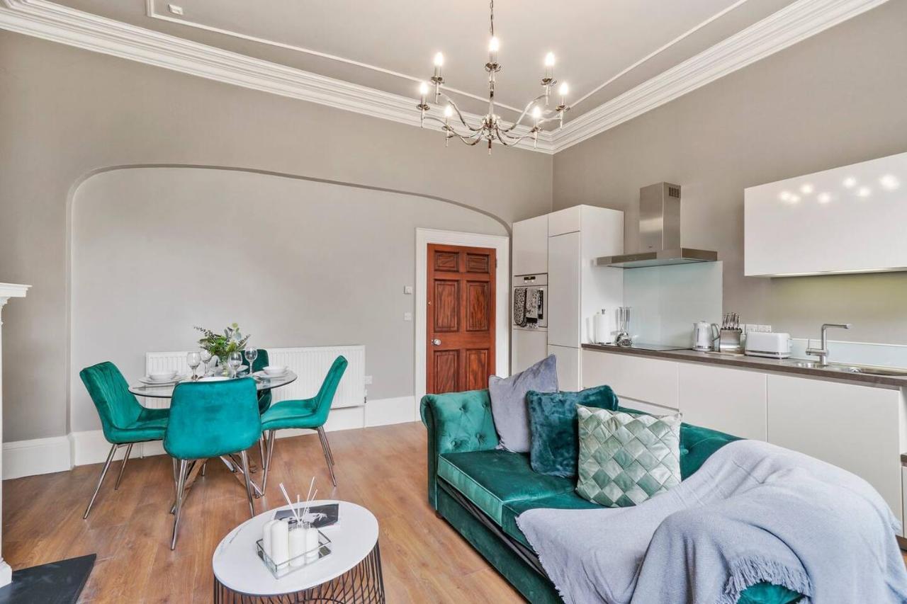 Lovely Central Wakefield Apartment - Parking Dış mekan fotoğraf